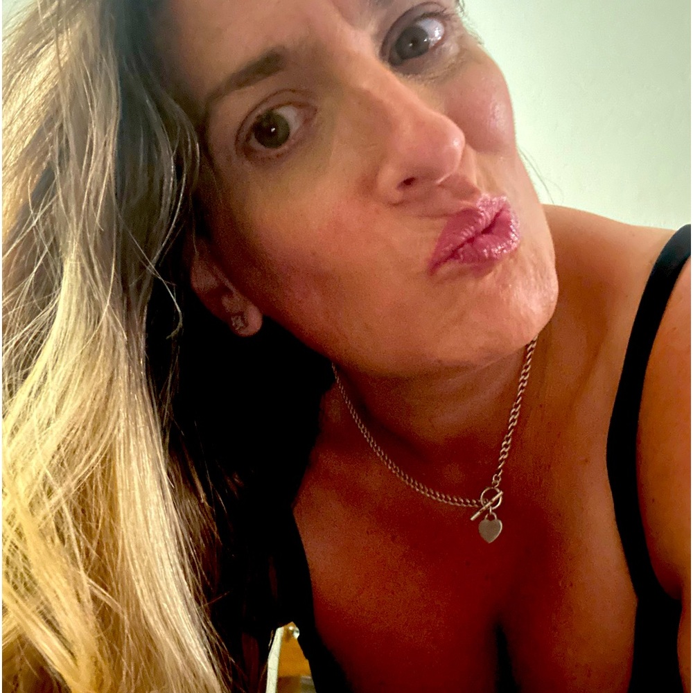 Meet your Posher, Desirae